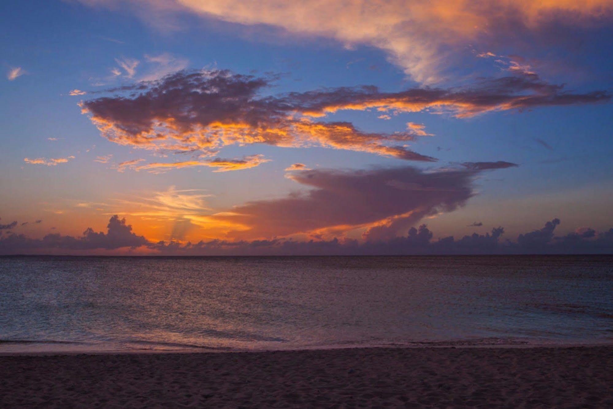 Le Vele Resort Grace Bay Eksteriør bilde